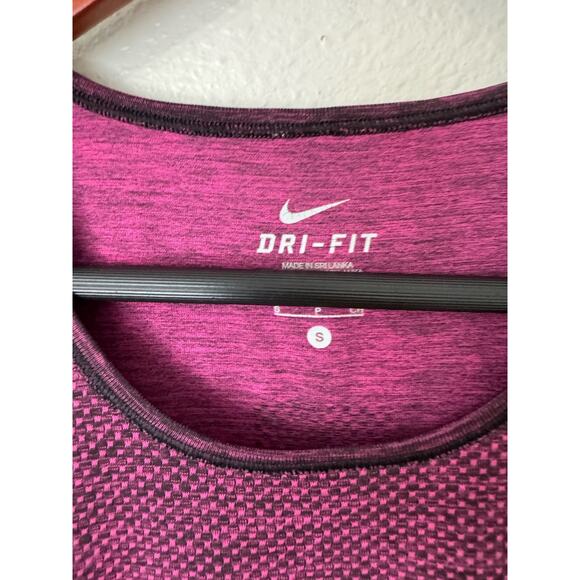Nike Dri-Fit Women's Run Fast Live Fearless Shirt Size Small - Picture 2 of 5